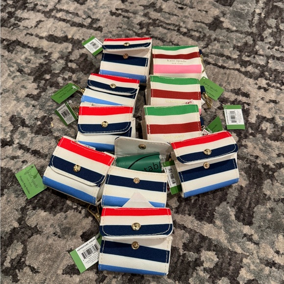 Kate Spade Adventure Stripes
Doggie Bag Holder - Picture 11 of 11